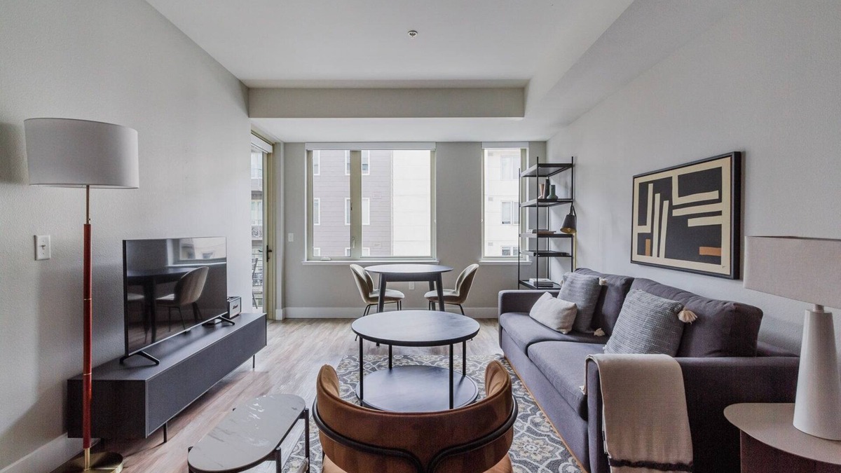 Mountain View Apartment | Blueground | Mountain View, pool, nr Shoreline Park