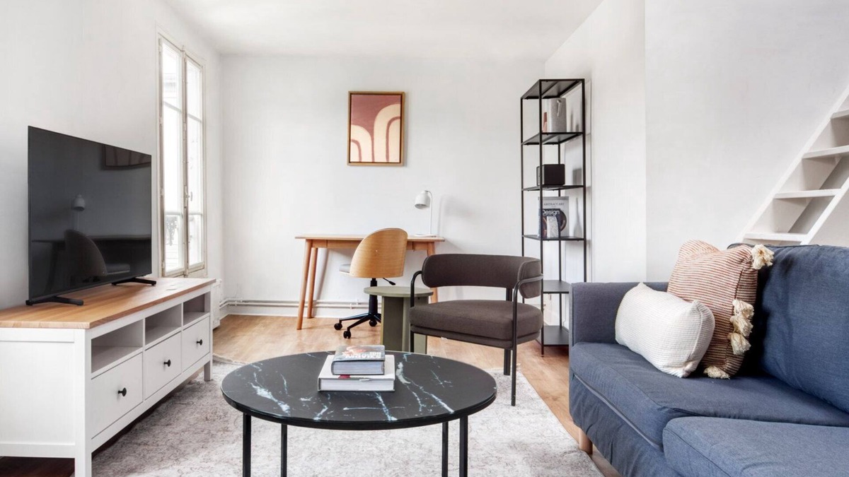 2nd Arrondissement Apartment | Blueground | Notre Dame de Lorette, nr opera
