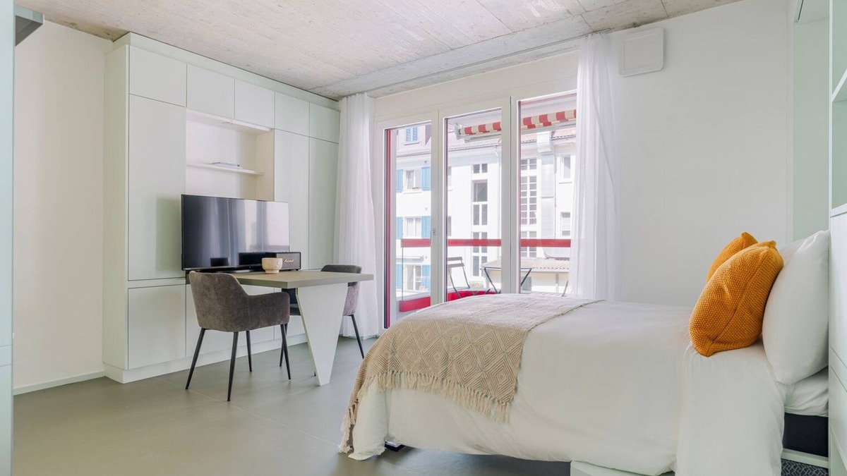 Oerlikon Apartment | Blueground | Oerlikon, balcony, nr Zurich Zoo