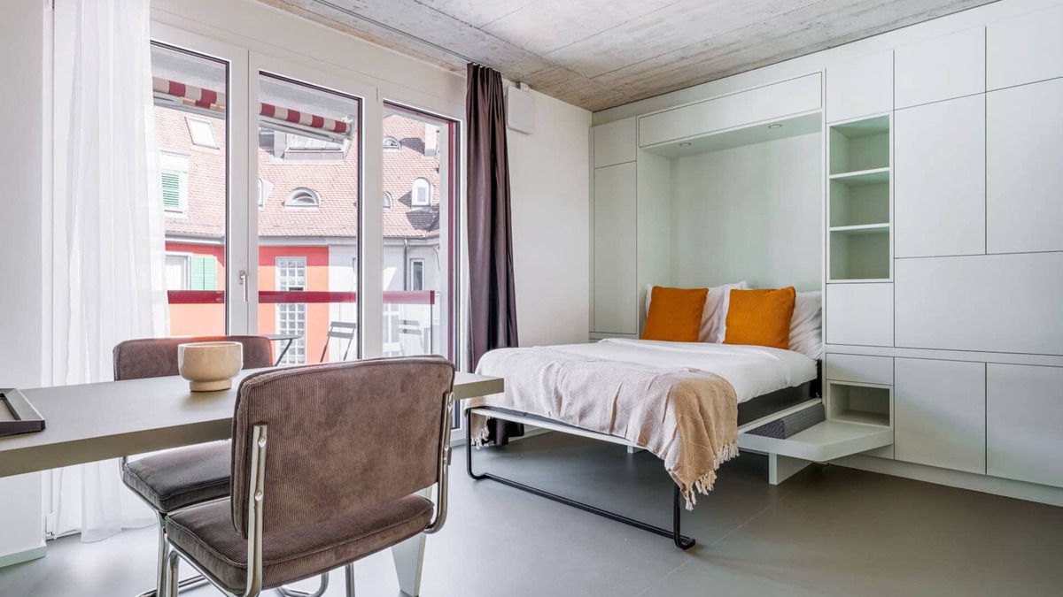 Oerlikon Apartment | Blueground | Oerlikon, balcony, nr Zurich Zoo