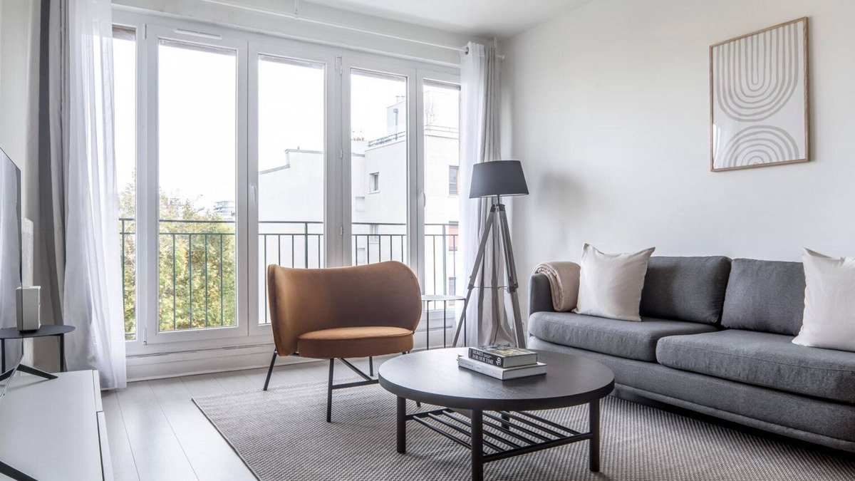 17th Arrondissement Apartment | Blueground | Pereire, concierge, nr Ternes