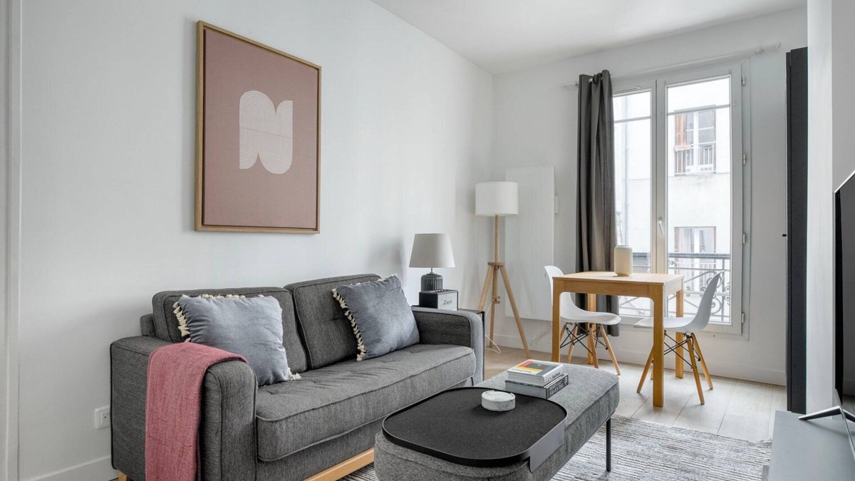 Saint-Vincent-de-Paul Apartment | Blueground | Pigalle, near shops