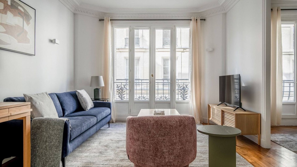 Quartier de la Salpetriere Apartment | Blueground | Quartier Latin - Monge, nr Panthéon