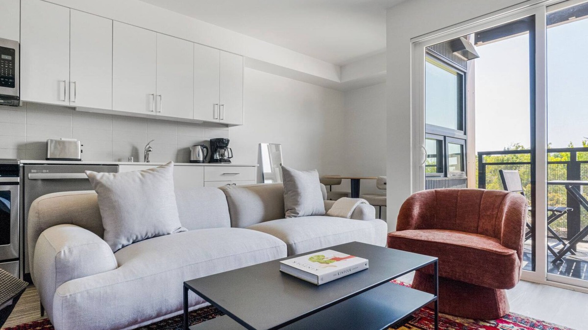 University District Apartment | Blueground | Ravenna, rooftop, nr University Park