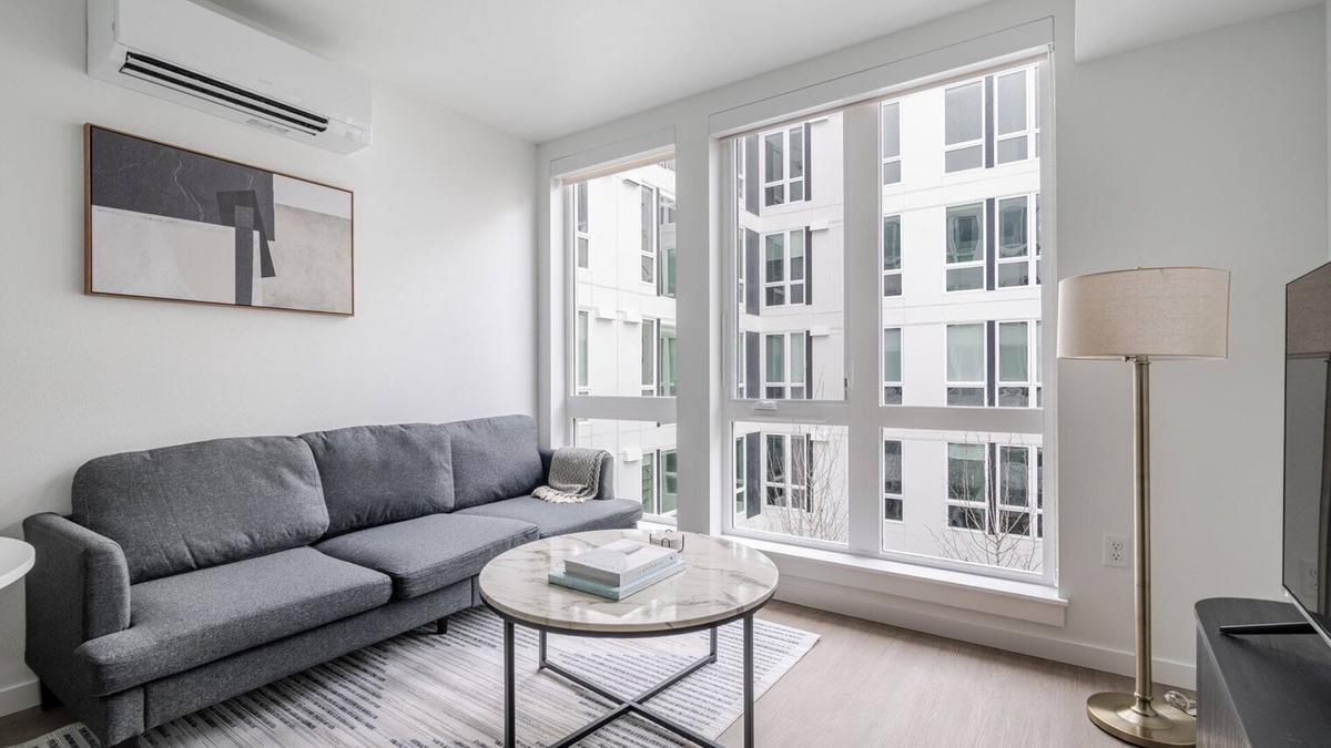 Redmond Apartment | Blueground | Redmond, pool & AC, nr park