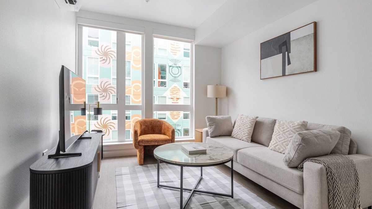 Redmond Apartment | Blueground | Redmond, pool & AC, nr park