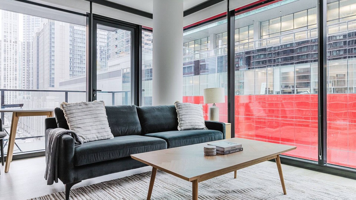 Streeterville Apartment | Blueground | River North, balcony & pool, nr Pier