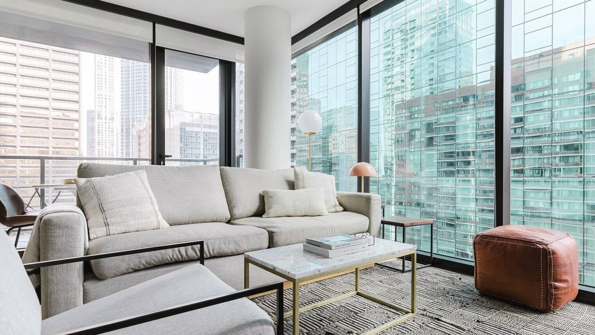Streeterville Apartment | Blueground | River North, balcony & pool, nr Pier