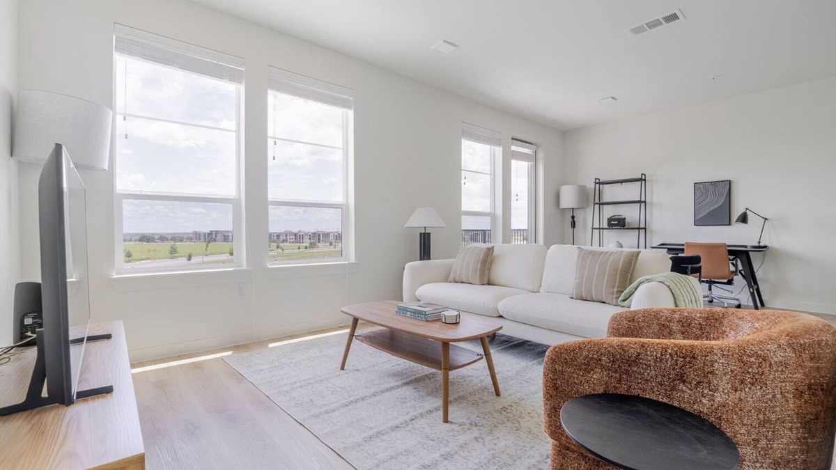 Round Rock Apartment | Blueground | Round Rock, pool, nr Chisholm Trail