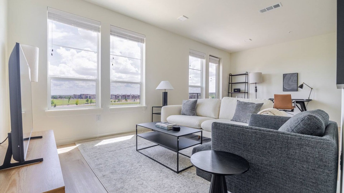 Round Rock Apartment | Blueground | Round Rock, pool, nr Old Settlers Park