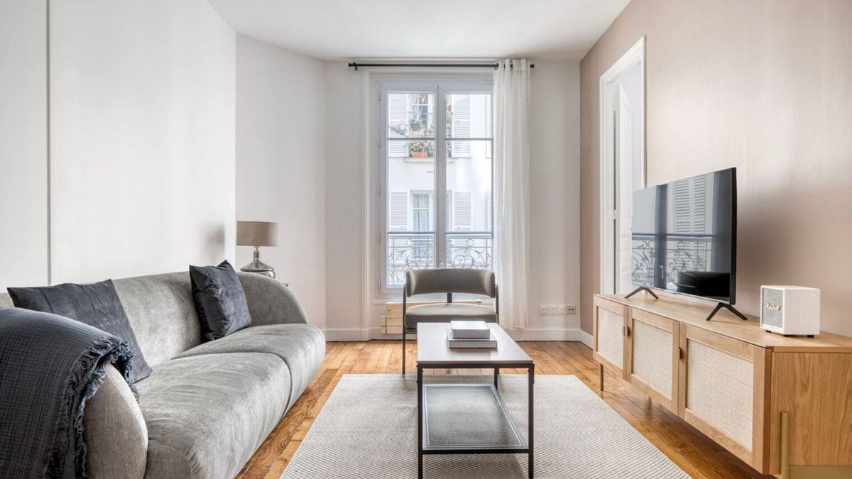 Quartier de l'Ecole-Militaire Apartment | Blueground | Sèvres-Lecourbe, furnished, intercom