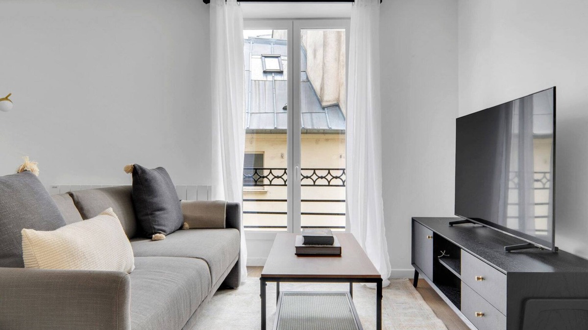 Saint-Germain-des-Pres Apartment | Blueground | Saint Germain des Prés, furnished