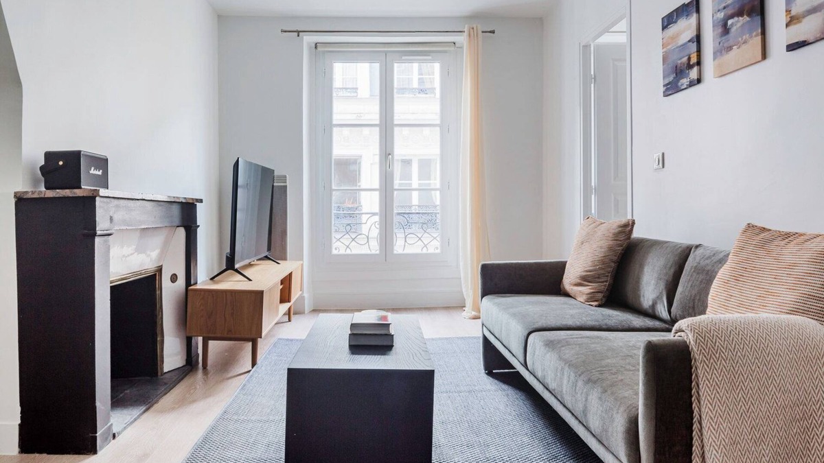 Paris City Center Apartment | Blueground | Saint Germain des Pres, near garden