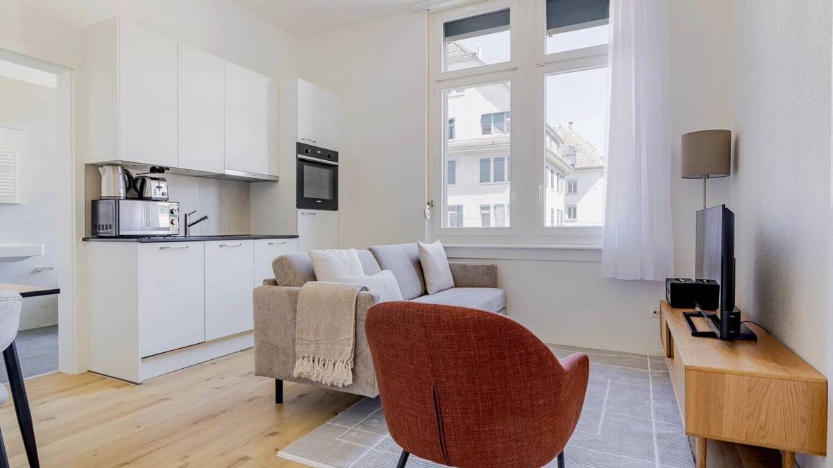 Seebach Apartment | Blueground | Seebach, washer, nr Zurich Zoo
