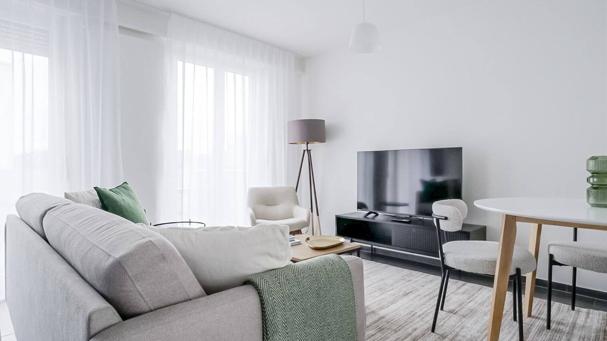 Seefeld Apartment | Blueground | Seefeld, elev, balcony, 3 min to lake