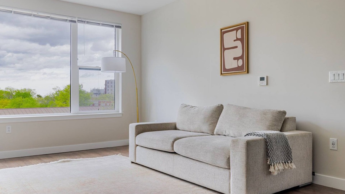 St. Elizabeth's Apartment | Blueground | St. Elizabeth's, AC, w/d, nr med ctr