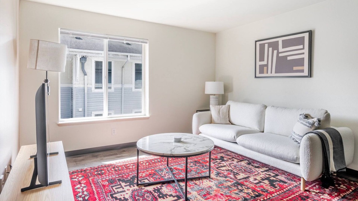 University District Apartment | Blueground | Univ Dist, pet area & elev, nr UW