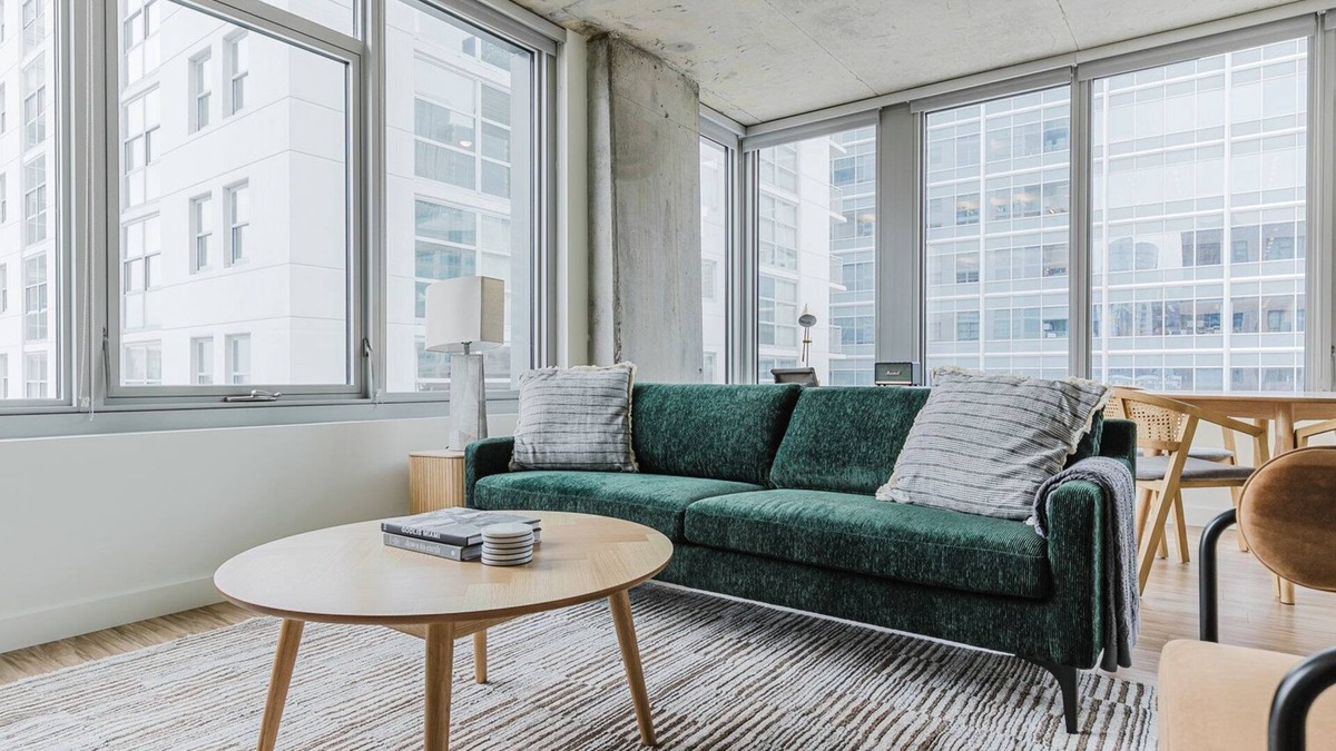 West Loop Apartment | Blueground | West Loop, rooftop pool & gym