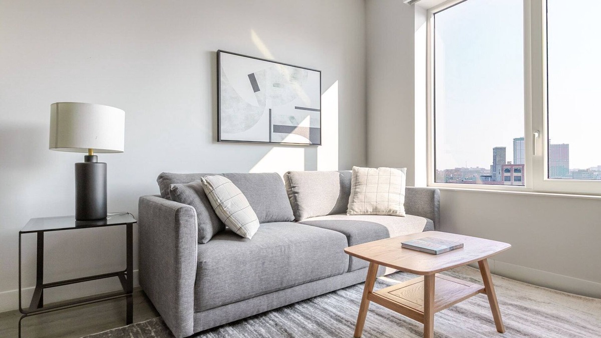 West Town Apartment | Blueground | West Town, pets allowed, nr Park