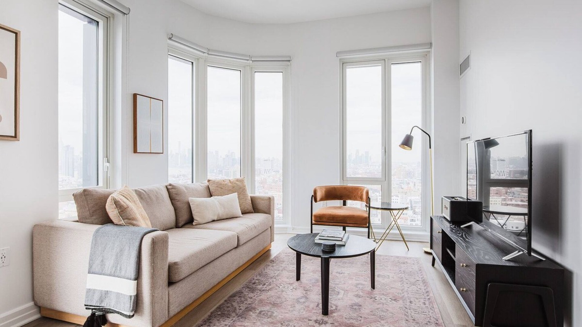 Williamsburg Apartment | Blueground | Williamsburg, gym & w/d, nr bridge
