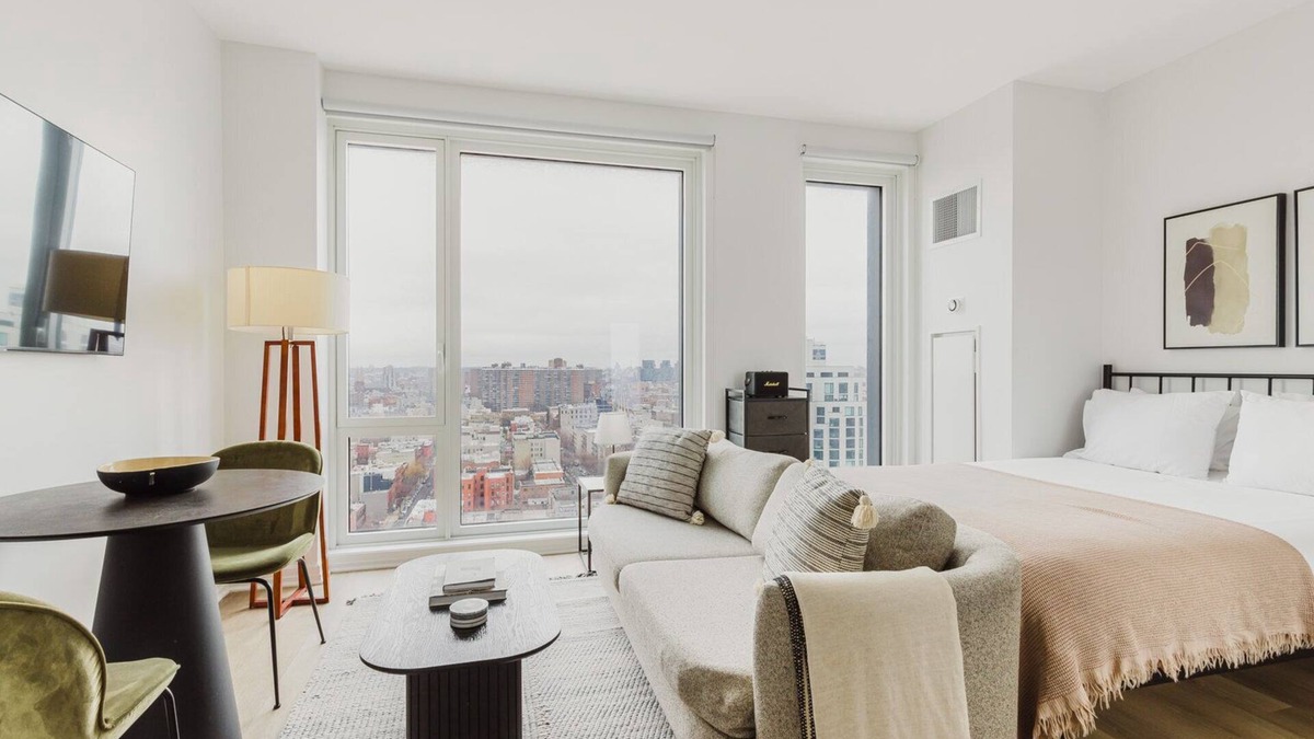 Williamsburg Apartment | Blueground | Williamsburg, gym & w/d, nr bridge