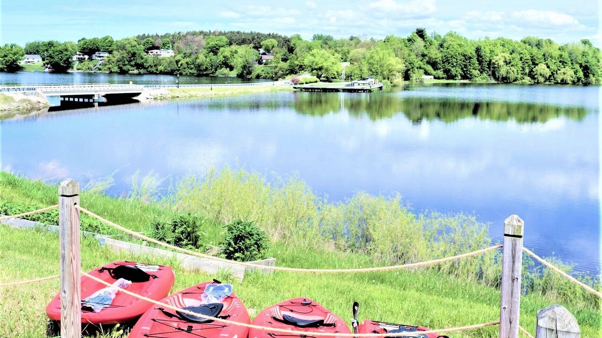 Hart House | BlueHaven on Hart Lake - Views+Shops+Near Dunes