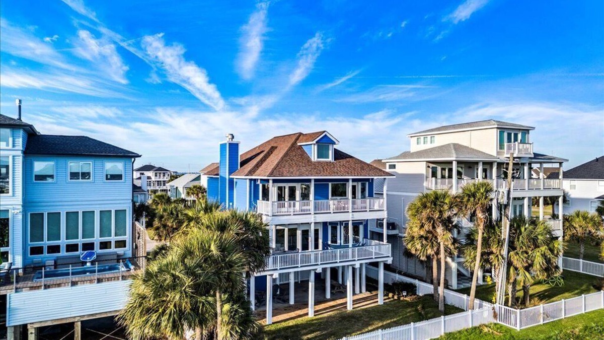 Pirates Beach West House | BlueMar Beach House, Ocean View 5BR, Exclusive Beach Access – 3 Min Walk to Sand