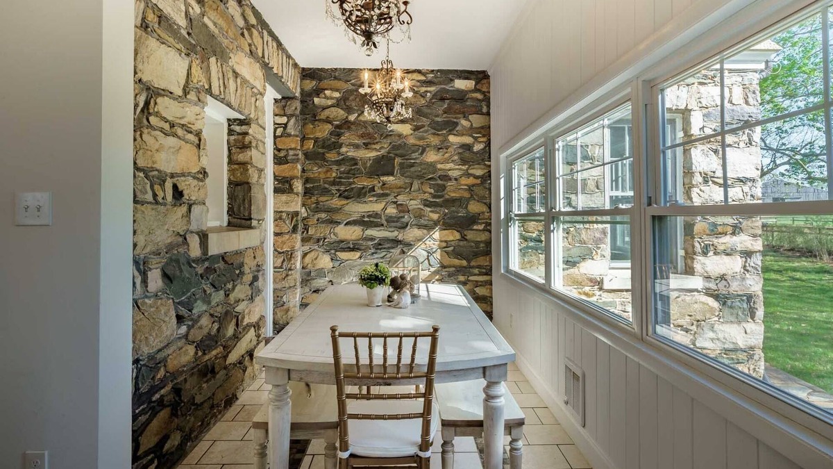 Blue Ridge House | Bluemont Belle is settled on a Historic Equestrian VA Estate