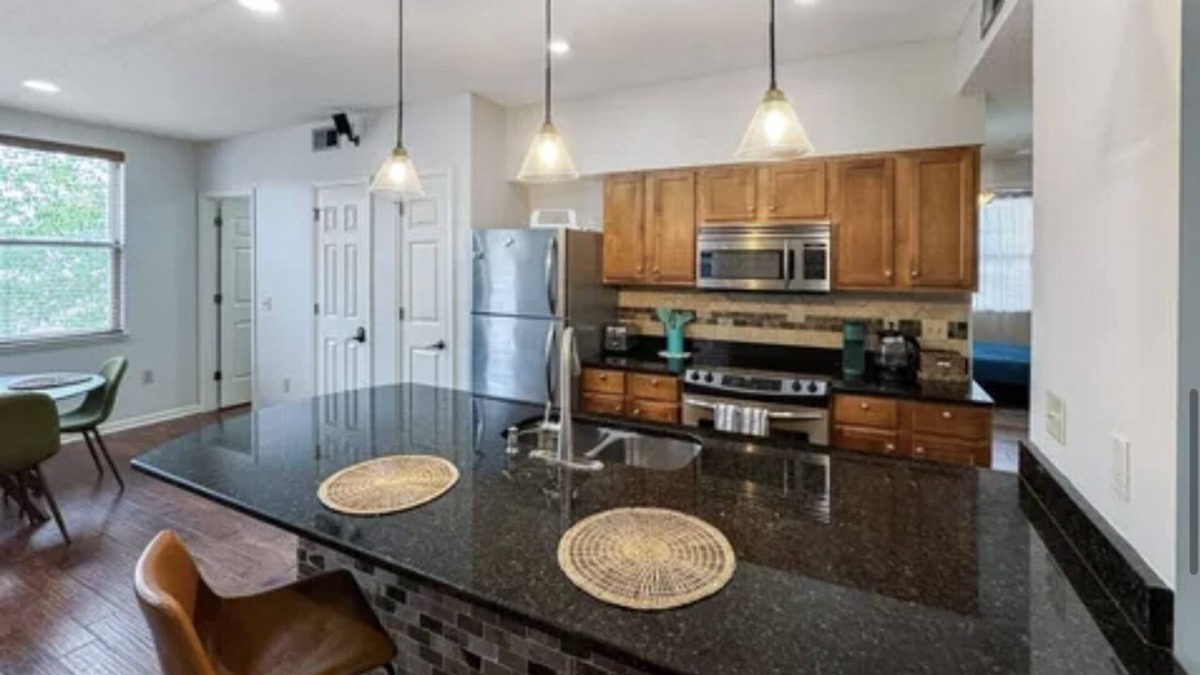 South Main Historic District Apartment | BLUES LANDINGnThe best stay between Main and the Mississippi!