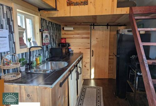 Hinckley House | BlueTinyHome with Hottub