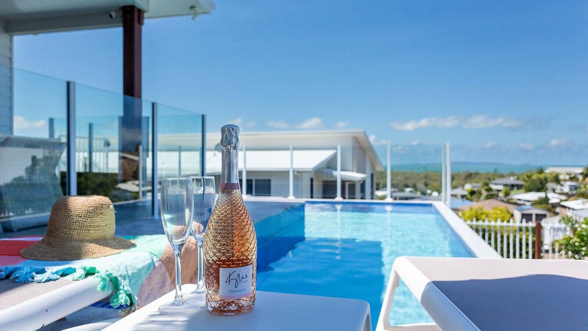 Lammermoor House | 'Bluetique on Lammermoor' - Luxe Resort Style with pool and ocean views