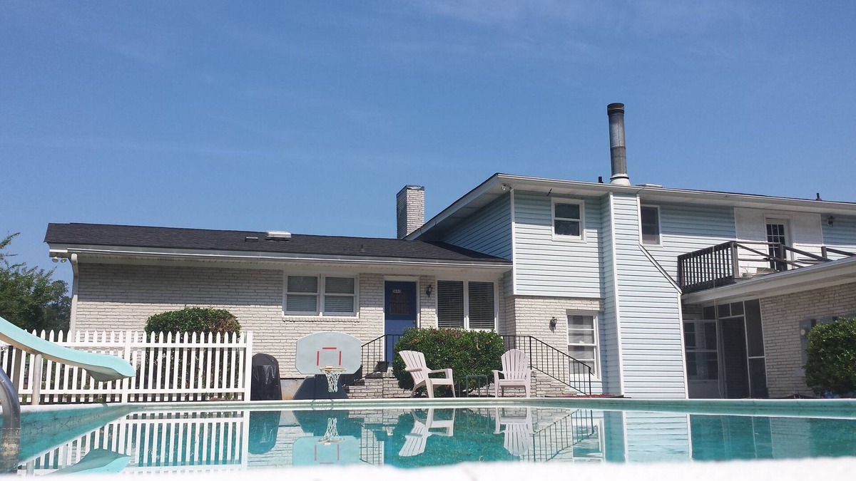 Florence House | Blueview 2 bedroom w/ pool