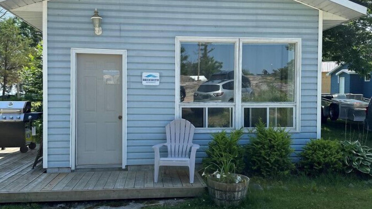 Honey Harbour Cabin | Bluewater Lodge Beckwith Hideaway