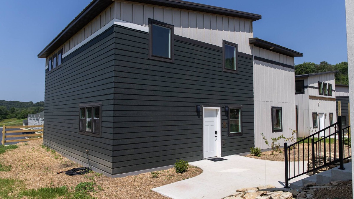 Decorah Villa | Bluffside Gardens Oak Series 11 Person Cabin Unit 6