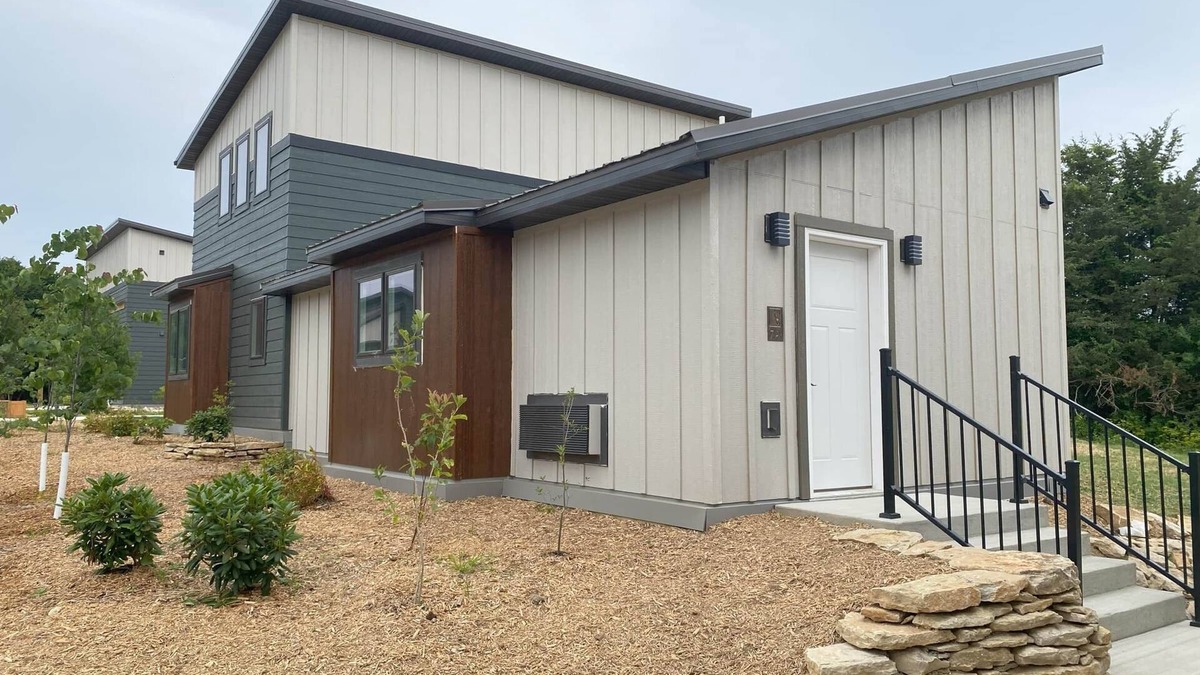 Decorah Villa | Bluffside Gardens Redbud Series Unit 7A - Pet Friendly