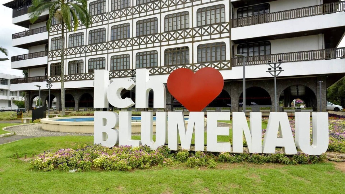 Ribeirao Fresco Apartment | Blumenau Loft 01 - furnished with air conditioning and 4.50m garage