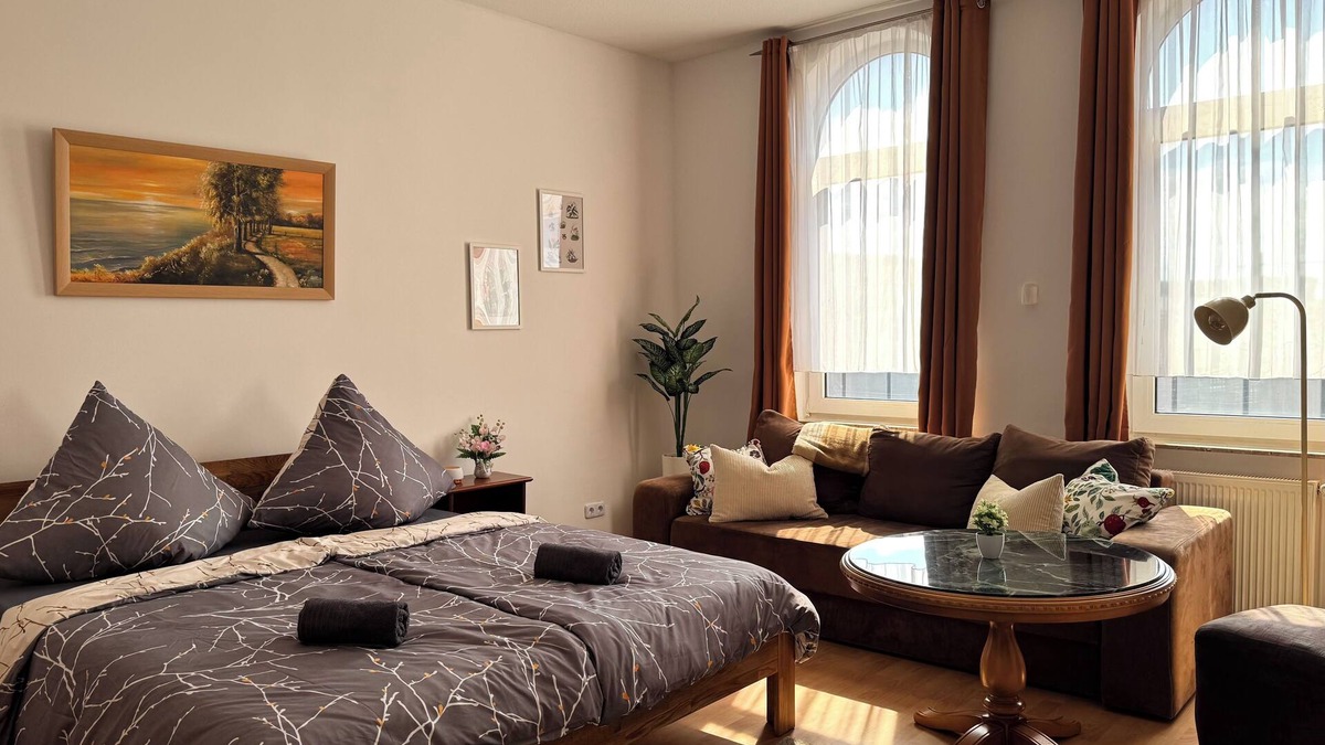 Goethestraße Apartment | Blunest Apartment: 3-room apartment with parking space