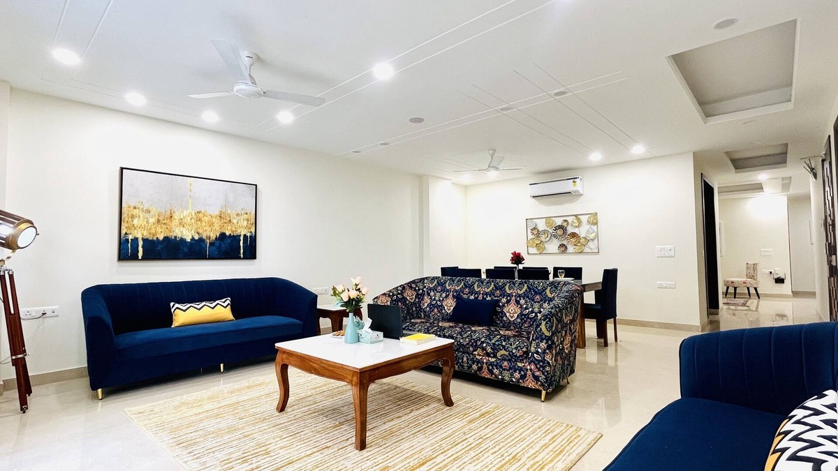 Saket Apartment | BluO 4BHK Saket Max - Lift, Balcony, Parking