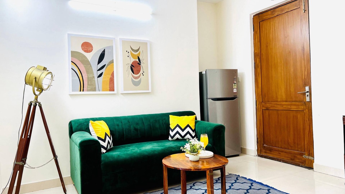 South Extension Apartment | BluO Classic 1BHK - Defence Colony Market