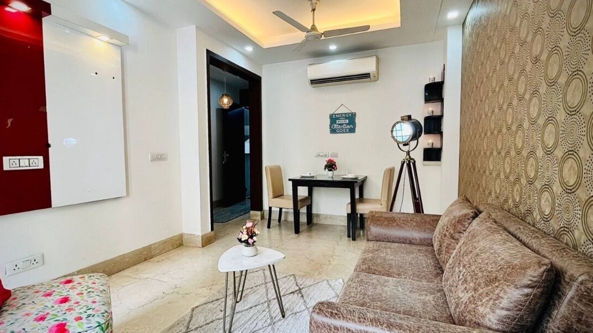 Sainik Farm House | BluO Classic 1BHK - MAX Hospital Saket