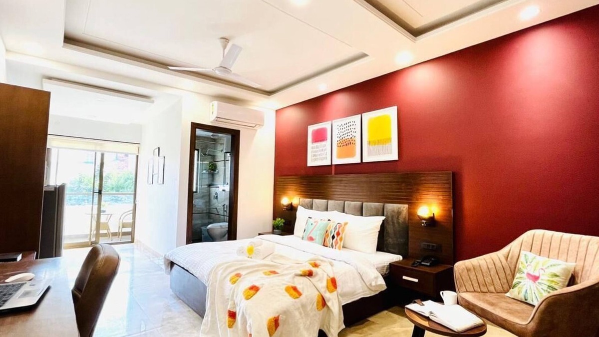 DLF Phase 3 Hotel | BluO Studio3 DLF CyberCity - Balcony, Gym TT, Lift