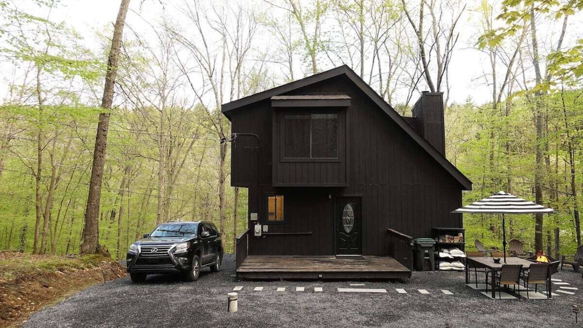 East Stroudsburg Cabin | BLVCK Cabin w/HotTub in the Mountains near Bushkill Falls