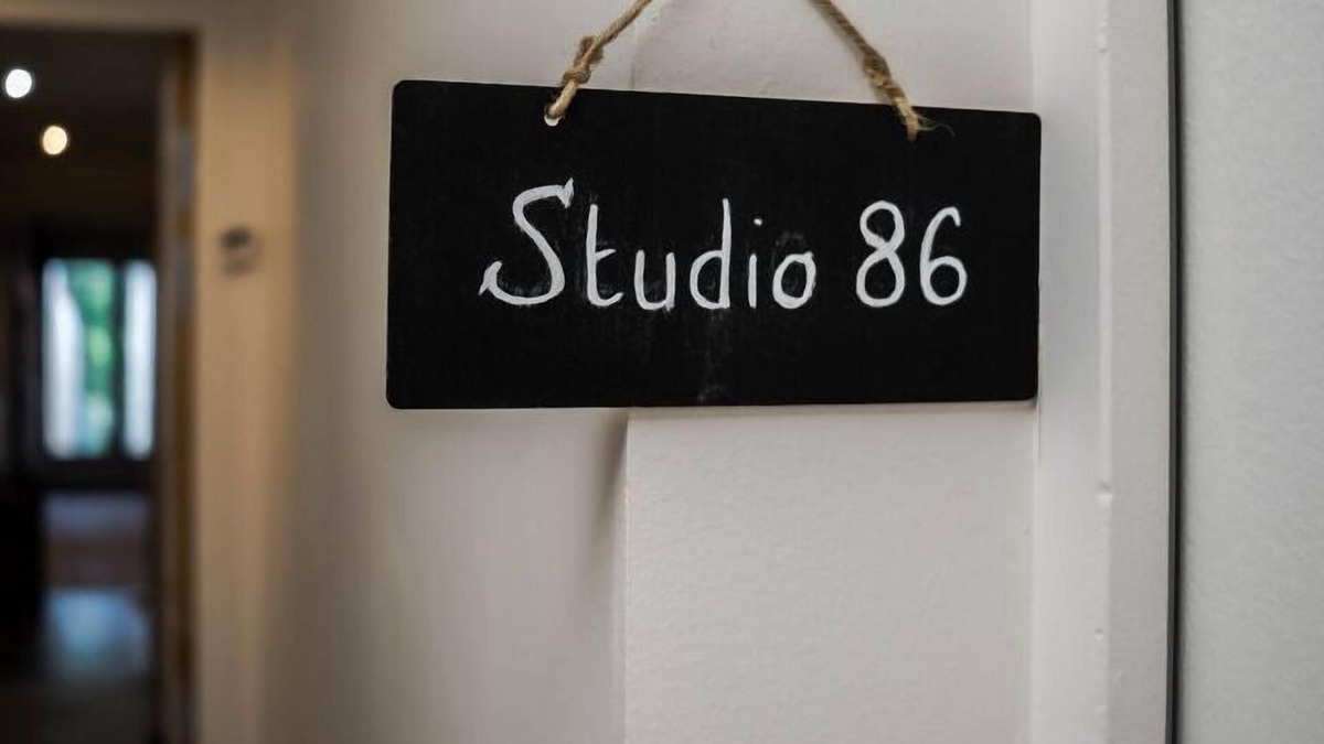 Epernay Apartment | BnB Epernay Studio 86 Your Cozy Nest for Two in Épernay