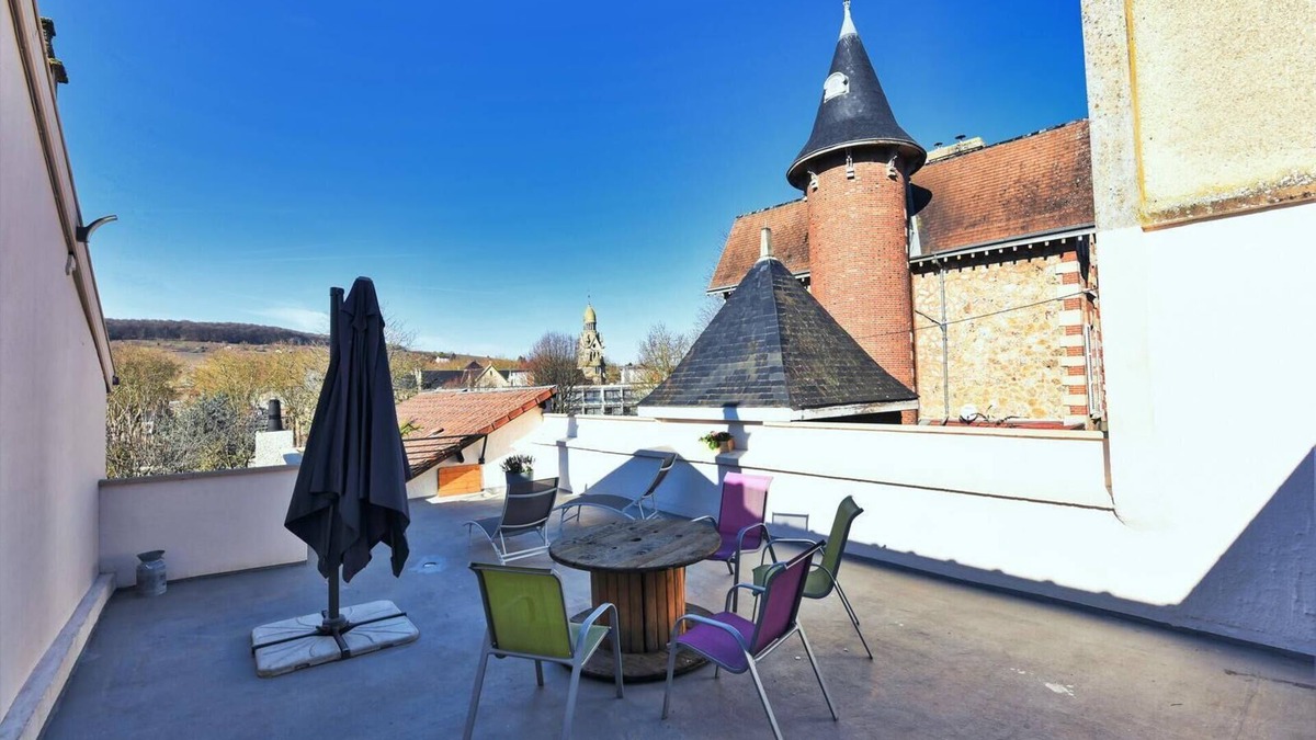 Epernay Apartment | BnB Epernay Terrace 86 Exceptional apartment in Epernay with terrace and spectacular view of the Champagne vineyard