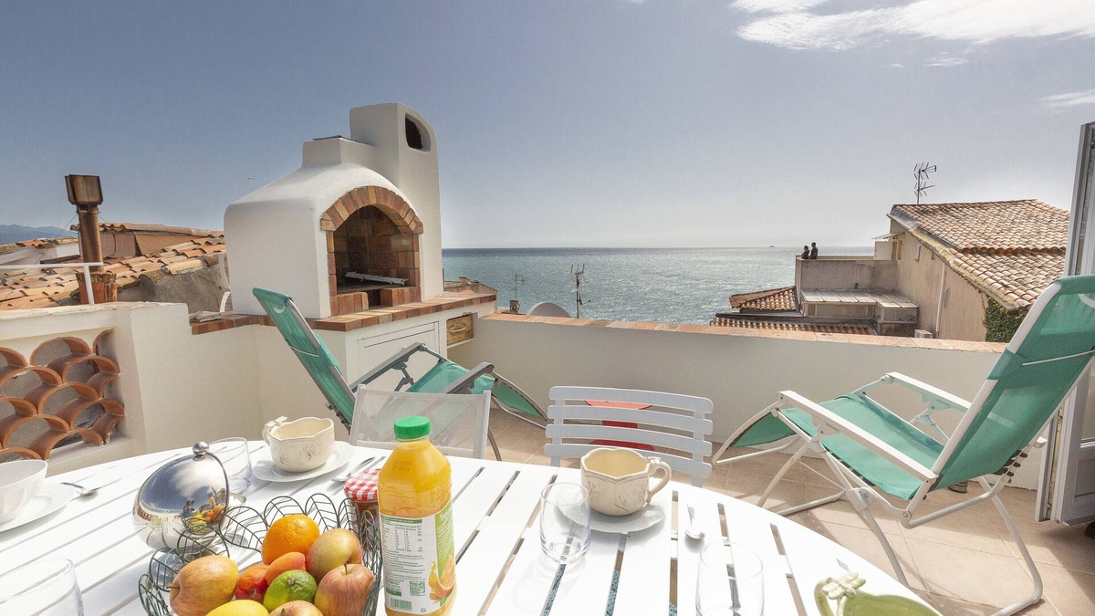 Antibes Old Town Villa | BNB RENTING Villa de l'Horloge