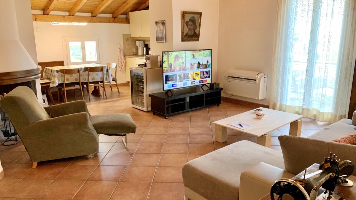 Comano Apartment | BnB Walterina Comano Lugano Ticino. Close to the city but in a quiet town