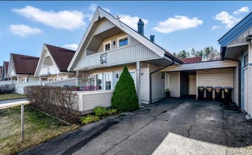 B House | Bo komfortabelt i Bø, på ferie eller jobb