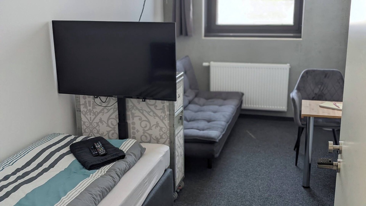 Friolzheim House | Boardingrooms direct A8, close to Stuttgart, 25min