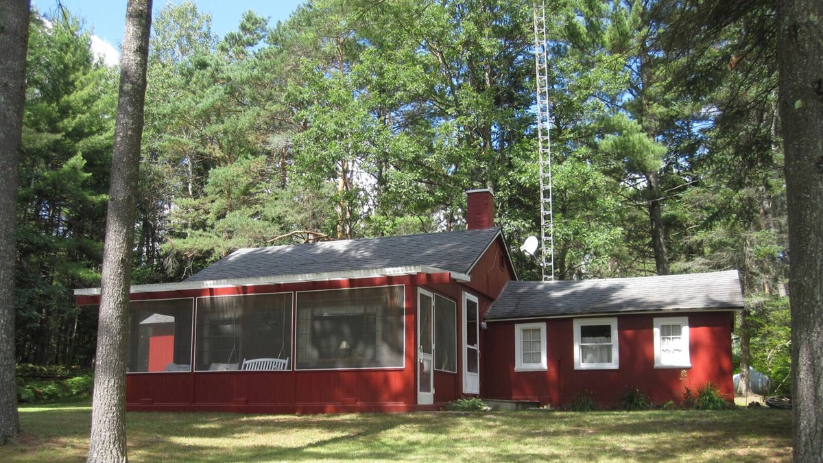 Mayfield Cabin | Boardman Riverfront 4 Bedroom Cabin