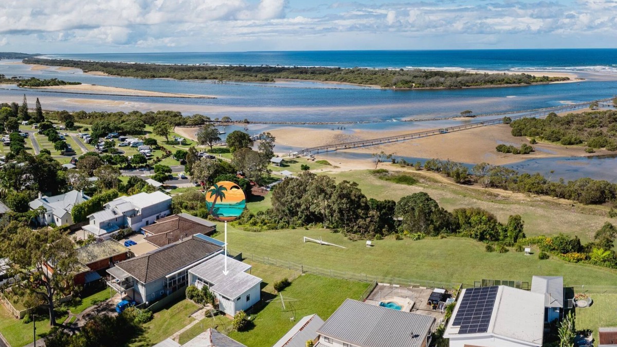 Urunga House | Boardwalk Bungalow - pristine ocean views